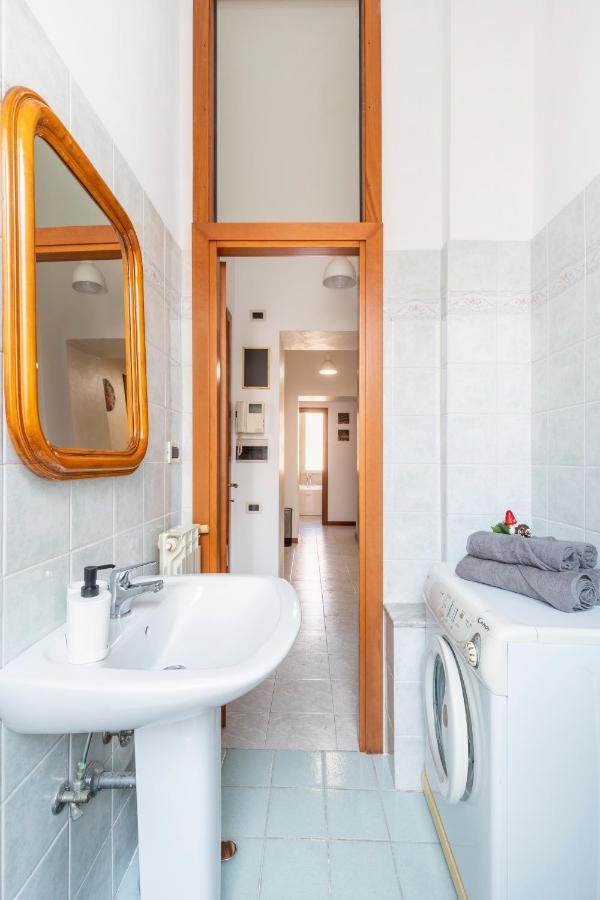 Hostly - Domus Happya - Dream In The Appia Antica Park Apartment Rome Exterior photo